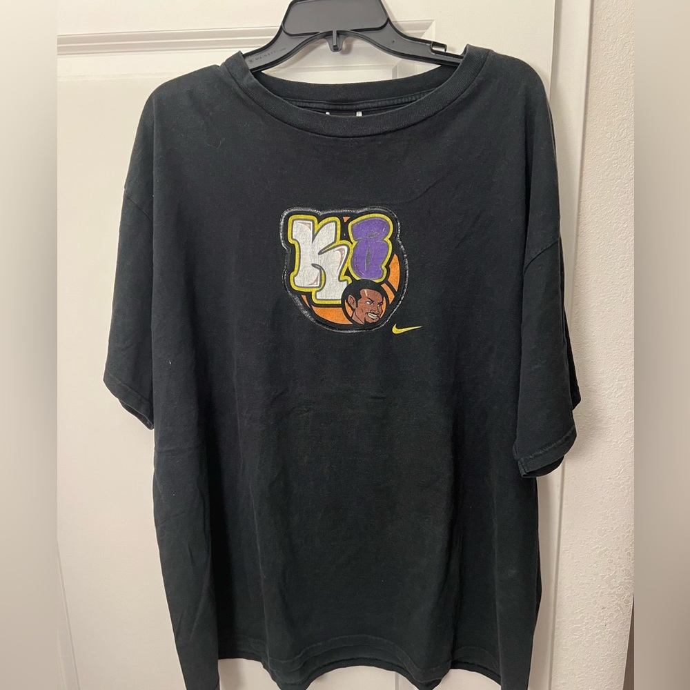 Vintage Kobe Bryant #8 Graffiti Nike T-Shirt. Size XL
